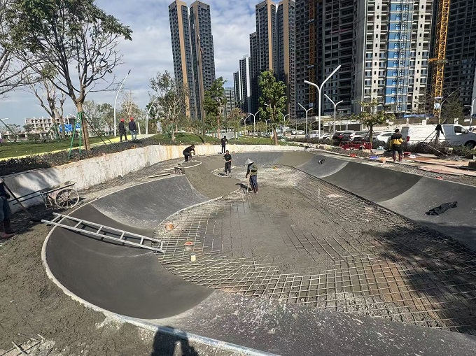 滑板場施工